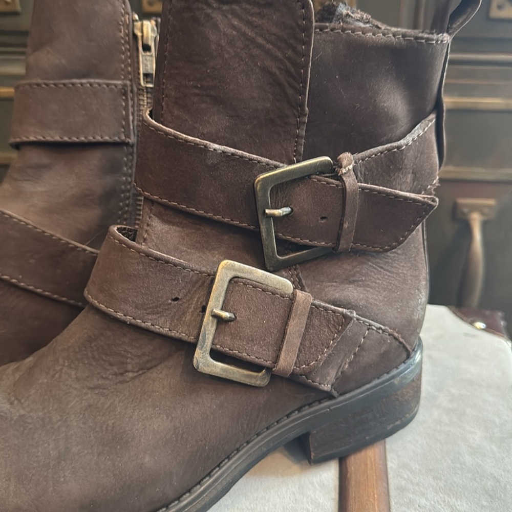 Steve Madden Genuine Brown Leather Ankle Boots - Picture 2 of 7